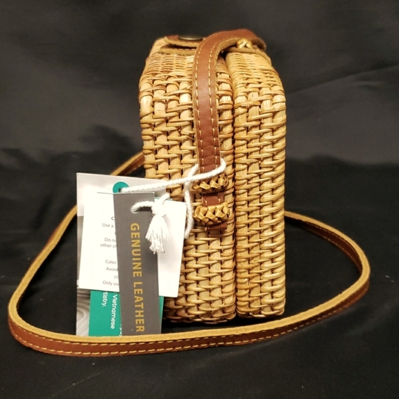 Made by Hand in Vietnam Woven Rectangle Purse with Caning Center - Picture 5 of 8